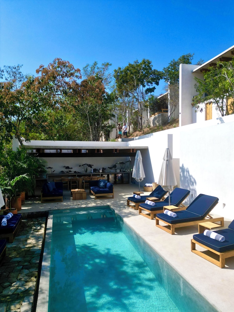 El Guayacan in Santa Maria Tonameca, Mexico