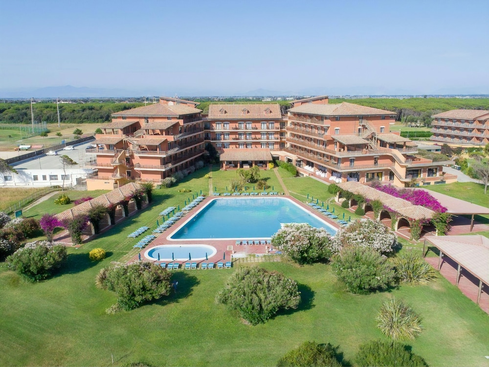 Resort Marina di Castello Golf & SPA — 4-Star Luxury Hotel in Castel Volturno, Italy
