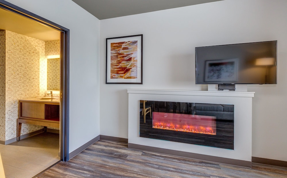 Holiday Inn & Suites Bellingham by IHG - photo 32