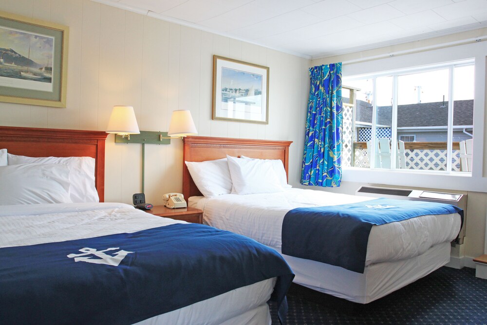 Fishermans Wharf Inn - photo 34