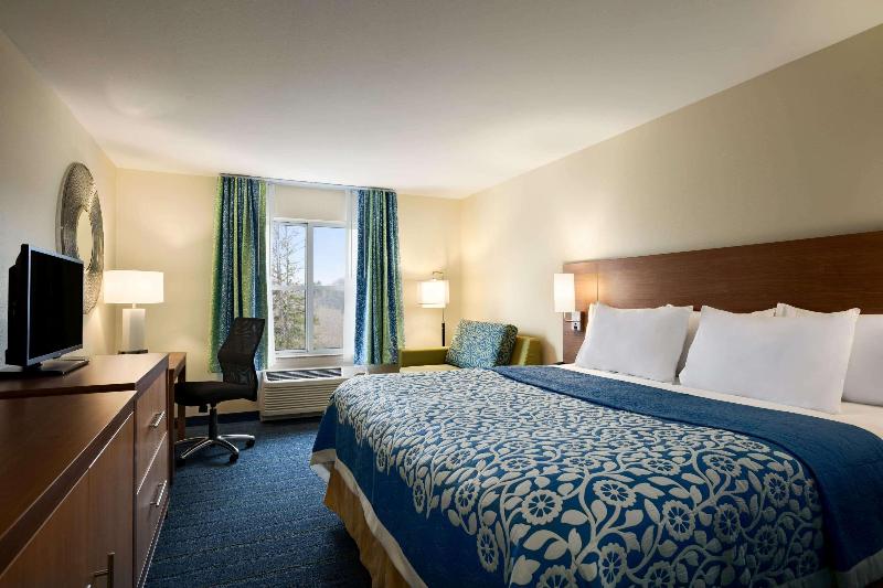 Sleep Inn & Suites Altoona North - photo 31