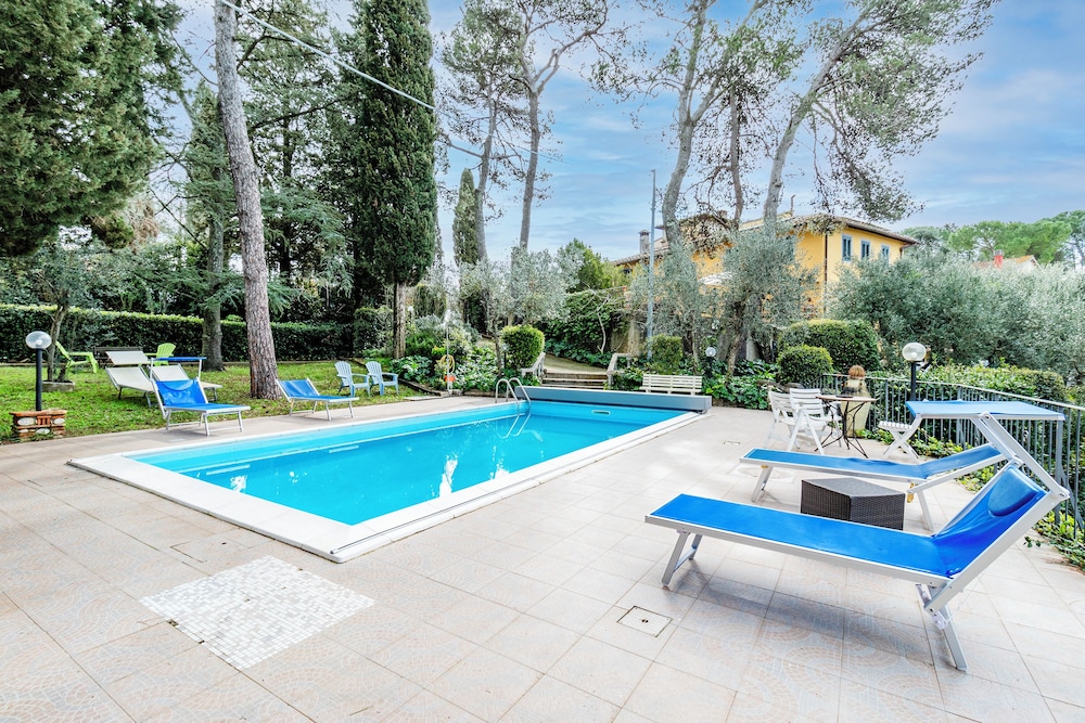 Villa Paola Private Pool Gym in Chianti — 4-Star Luxury Hotel in Montespertoli, Italy