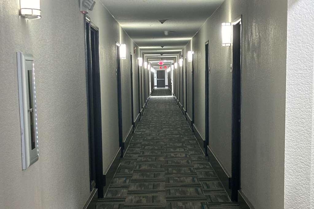 Quality Inn & Suites at Airport Blvd I 65 - photo 12
