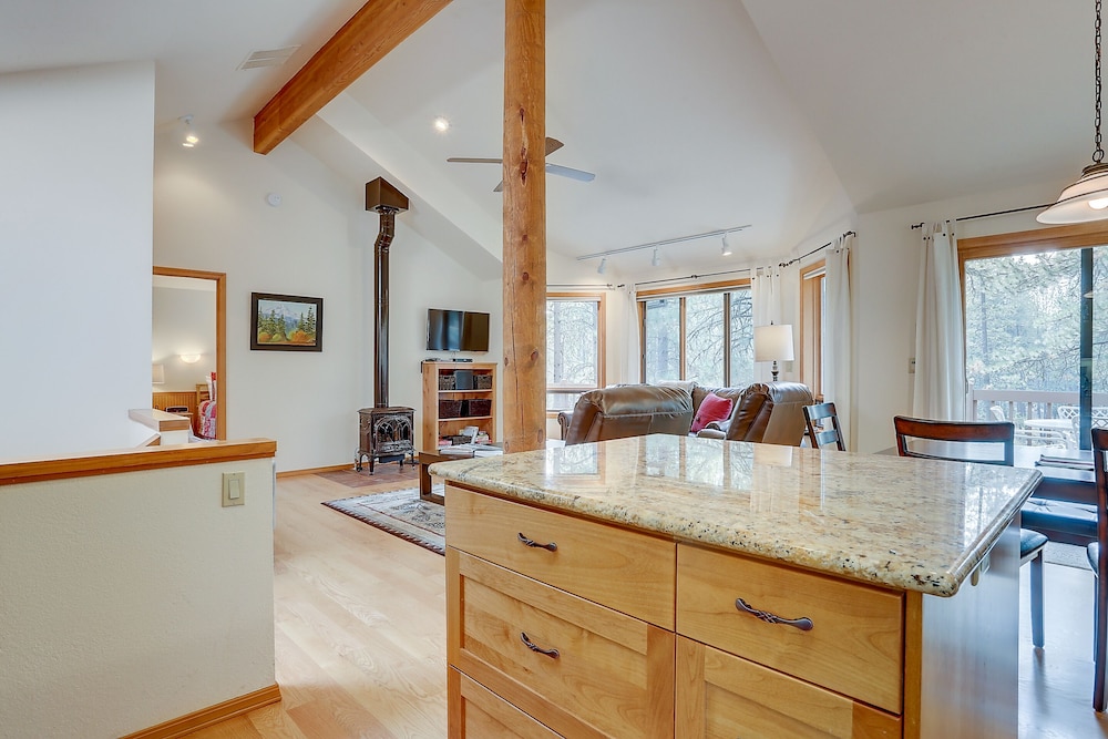 7 Cedar Private Cul de sac include Hot Tub with Forest View by RedAwning - photo 8