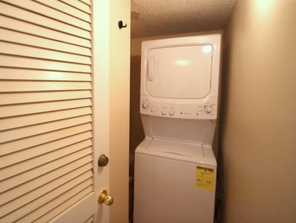 Regency Towers 1013 Two Bedroom Condo - photo 23