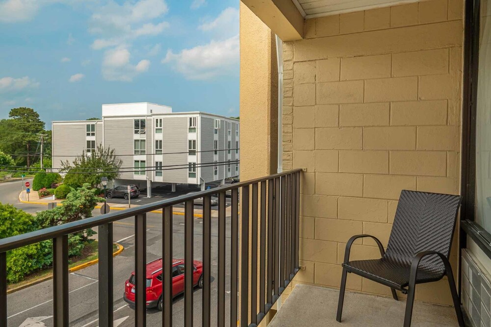 The Breakers Hotel & Suites - photo 28