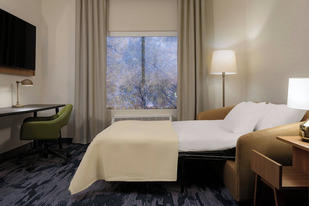 Fairfield By Marriott Inn & Suites Cincinnati Oakley - photo 10