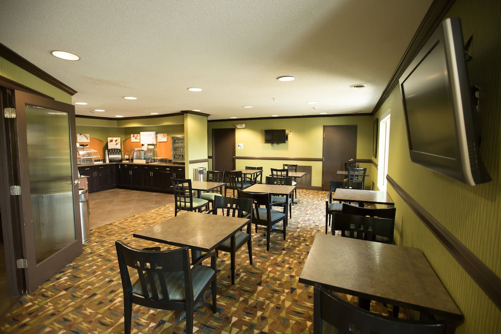Holiday Inn Express Hotel & Suites Madison by IHG - photo 66