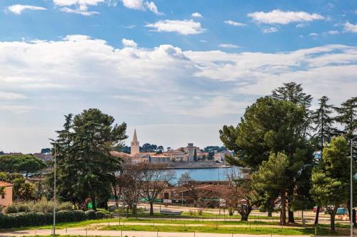 Sea & City view apartment for five persons — 4-Star Luxury Hotel in Porec, Croatia