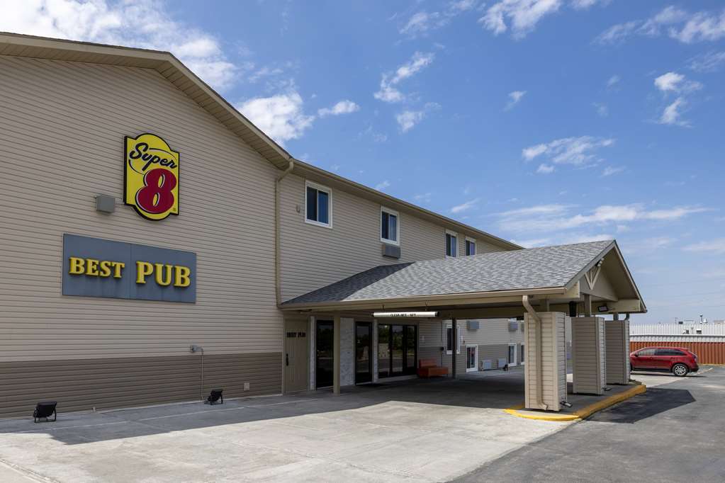 Super 8 by Wyndham Omaha SW - photo 2