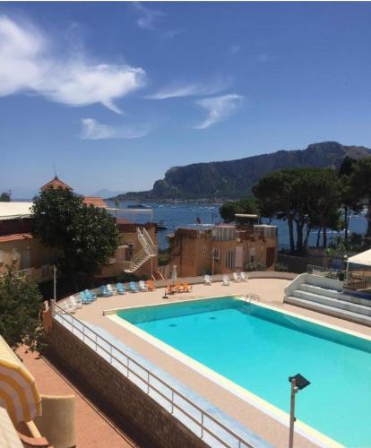 Mondello Sunshine Apartment — 4-Star Luxury Hotel in Palermo, Italy