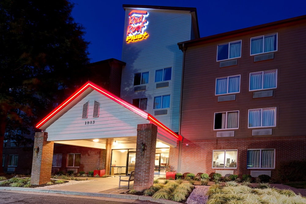 Red Roof Inn PLUS Raleigh Downtown NCSU Conv Center - photo 27
