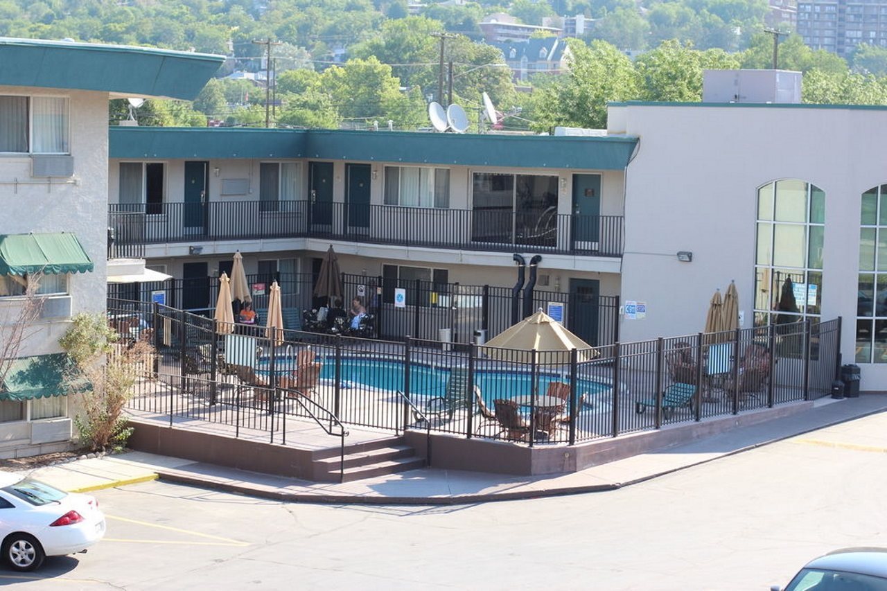 North Temple Inn - photo 7