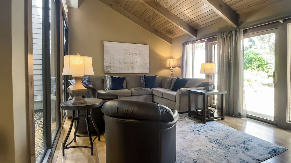 203 Twin Oaks at The Sea Pines Resort — 4-Star Luxury Hotel in Hilton Head Island, United States