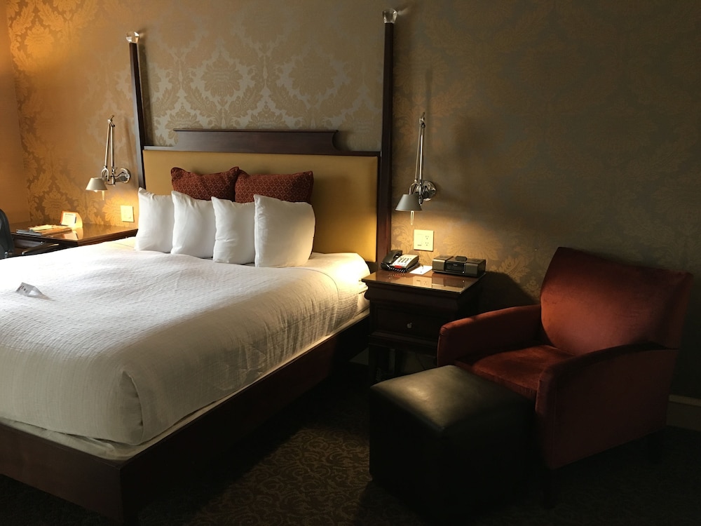 Chestnut Hill Hotel - photo 9