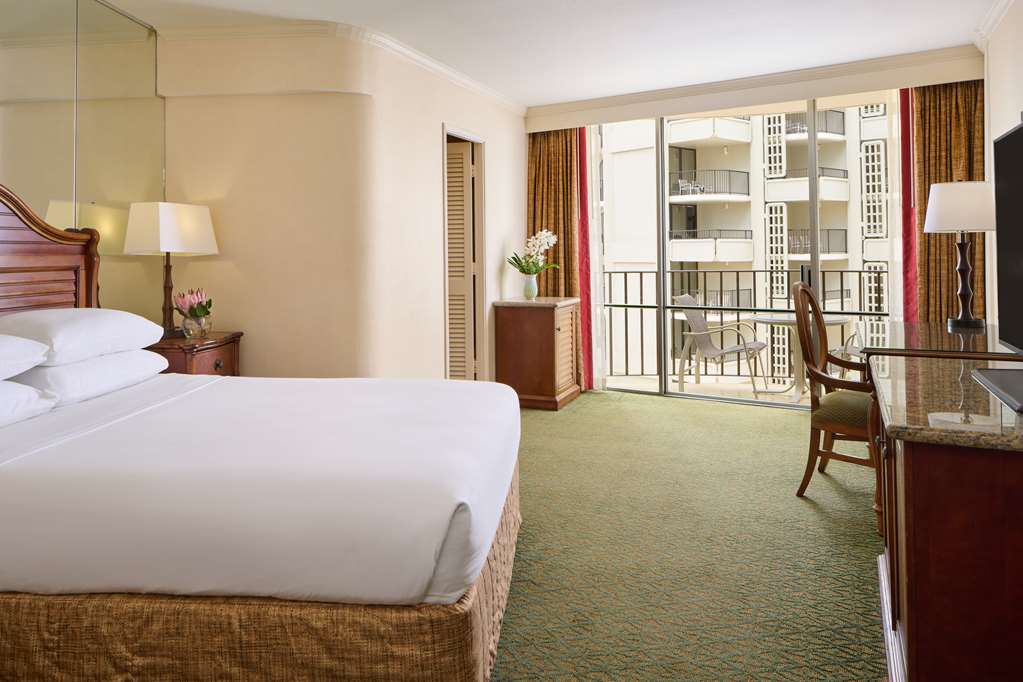 Outrigger Waikiki Beach Resort - photo 52