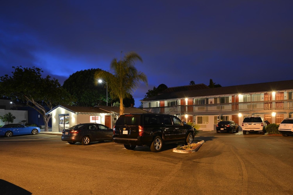 Avenue Inn Downtown District SLO - photo 38