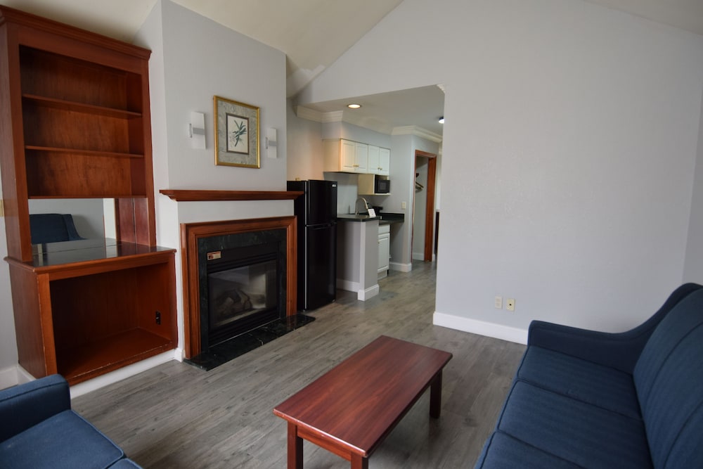 Village Haven Inn & Extended Stay - photo 12
