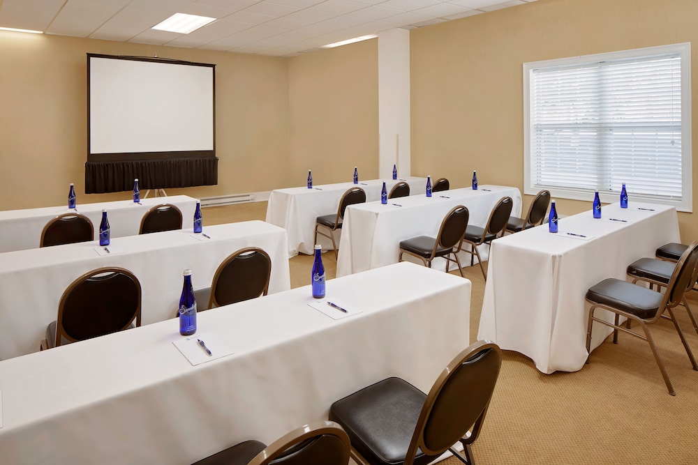 Westford Regency Inn and Conference Center - photo 14