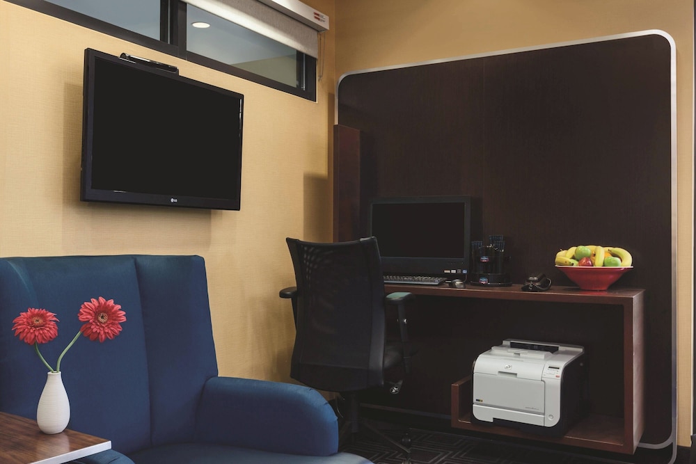 TownePlace Suites by Marriott Joliet South - photo 30