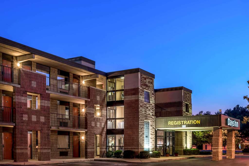 Days Inn by Wyndham Vineland - photo 3