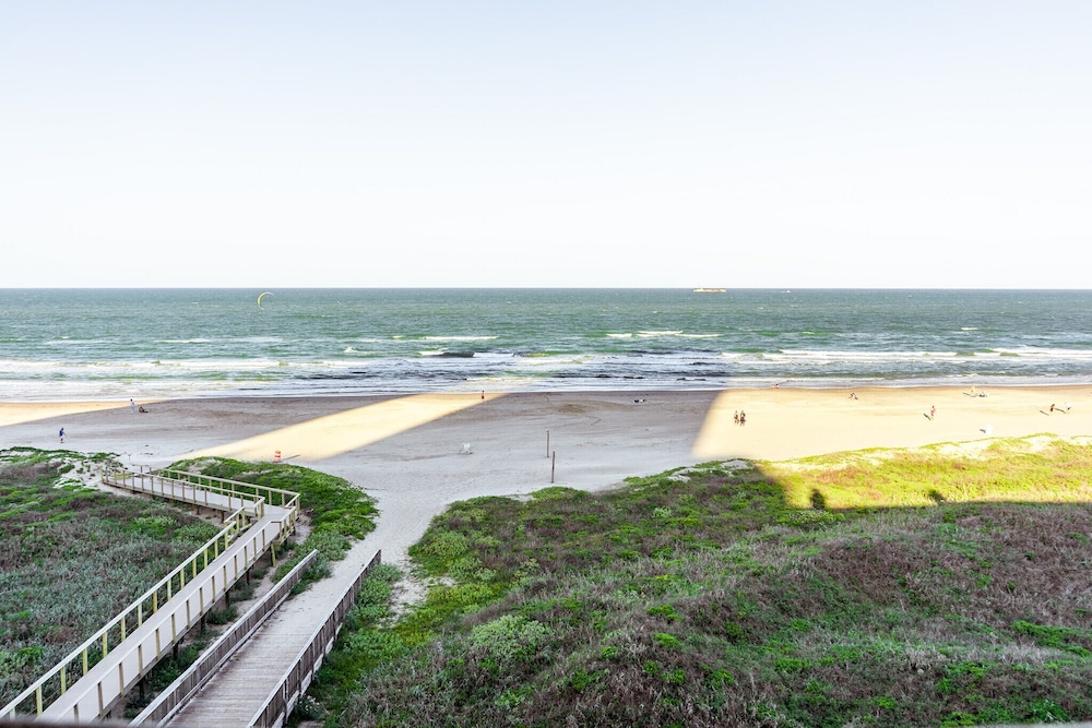 Holiday Inn Resort South Padre Island Beach Front by IHG - photo 144