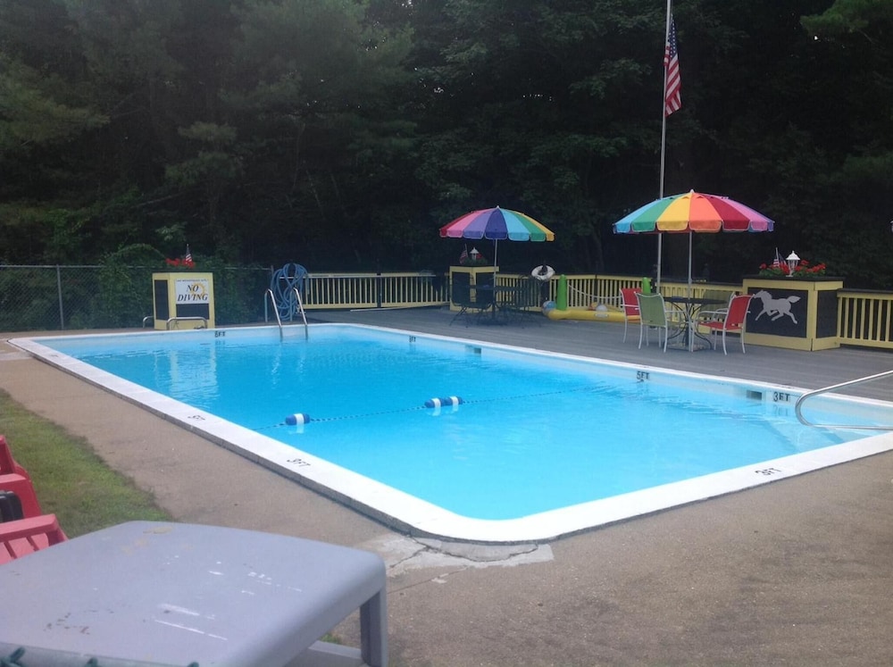 Lake Winnipesaukee Motel - photo 40