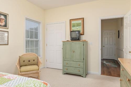 Cox Landing by Oak Island Accommodations - photo 12