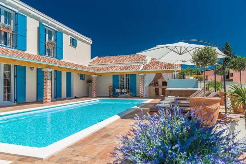 Villa Solea — 4-Star Luxury Hotel in Pridraga, Croatia