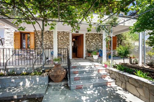 Spiti Dyo - carbon neutral hotel in Unknown City