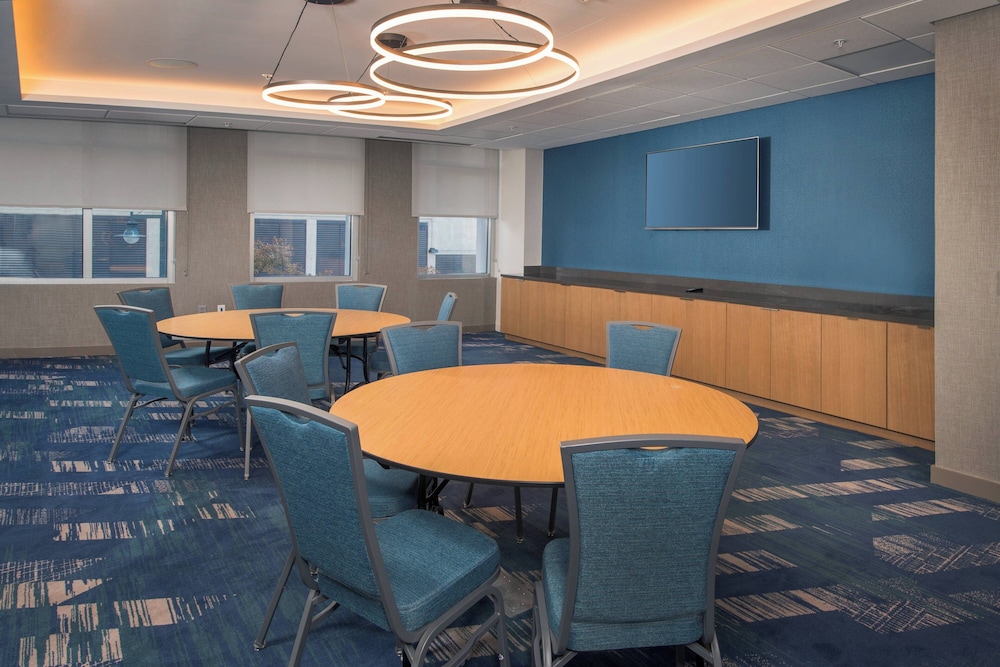 Residence Inn by Marriott Baltimore at The Johns Hopkins Medical Campus - photo 42