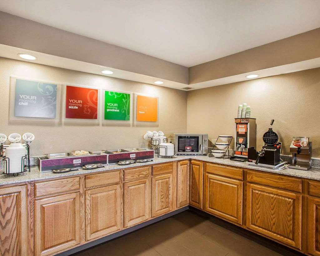 Comfort Inn Marshalltown South - photo 30