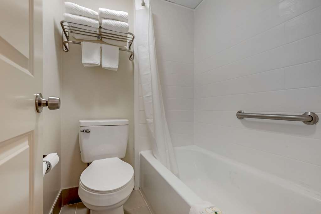 Quality Inn & Suites New Hartford Utica - photo 9