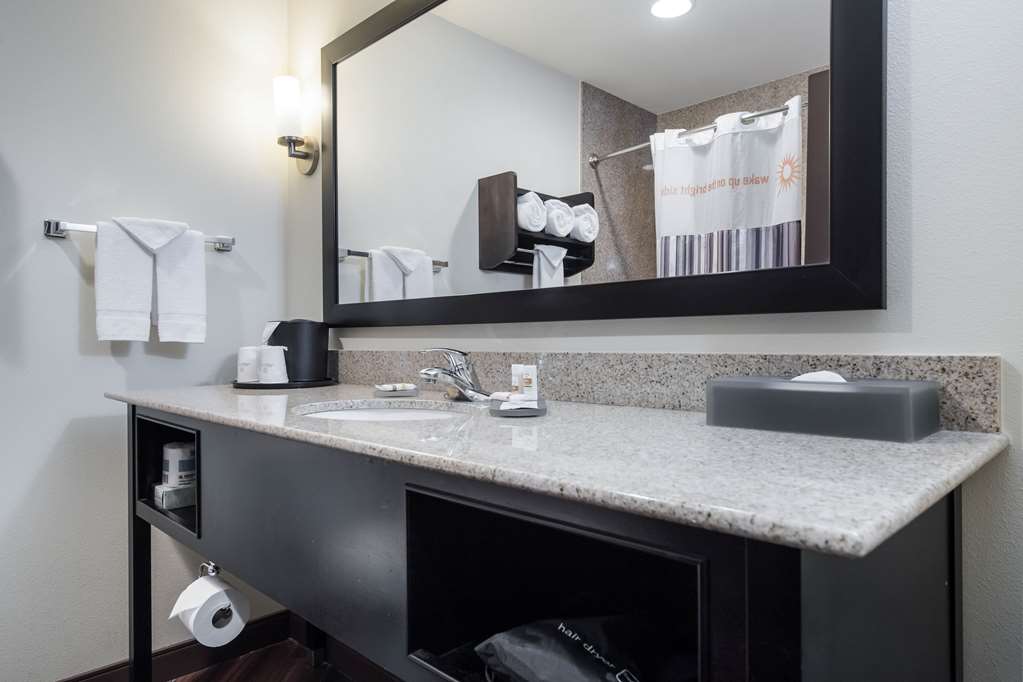 La Quinta Inn & Suites by Wyndham Auburn - photo 30