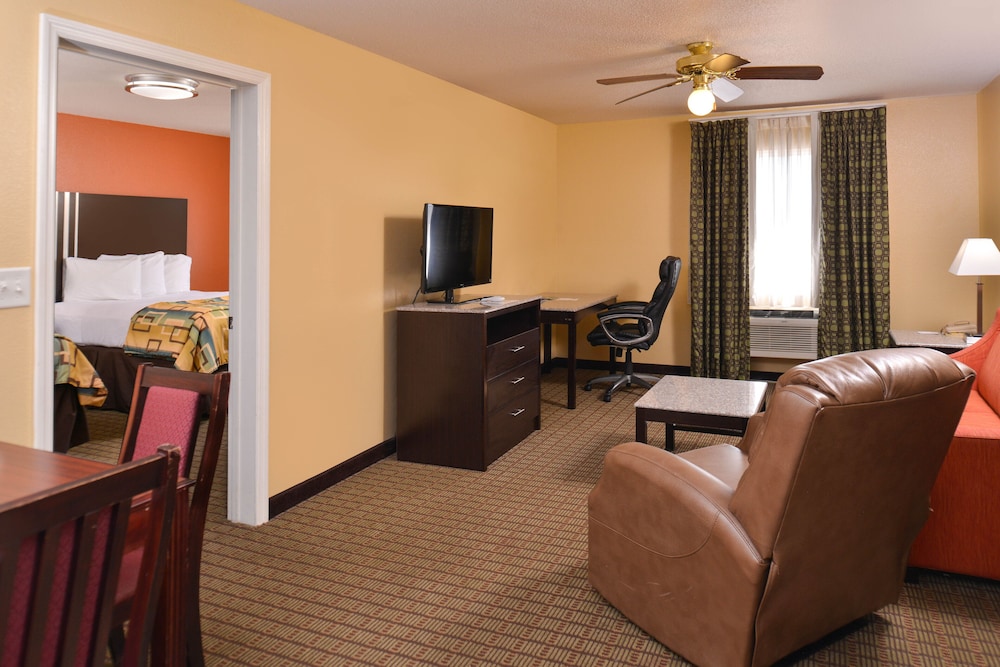 Douglas Inn And Suites - photo 14