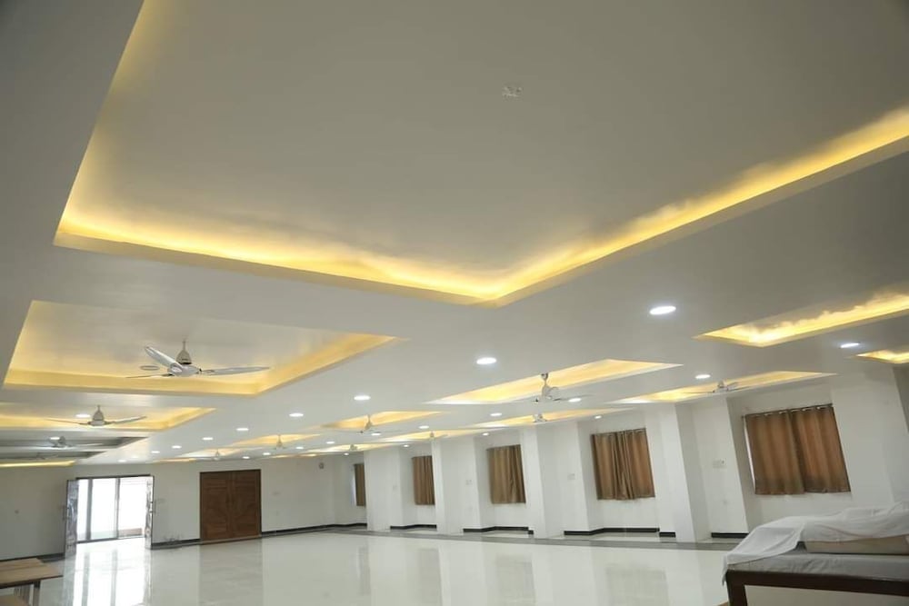 Yellow Leaf Haridwar - last minute hotel in Haridwar