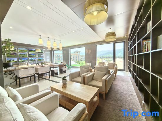 Nalati Prairie Pearl Hotel in Xinyuan, People's Republic of China