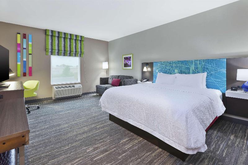 Hampton Inn Sedalia - photo 13