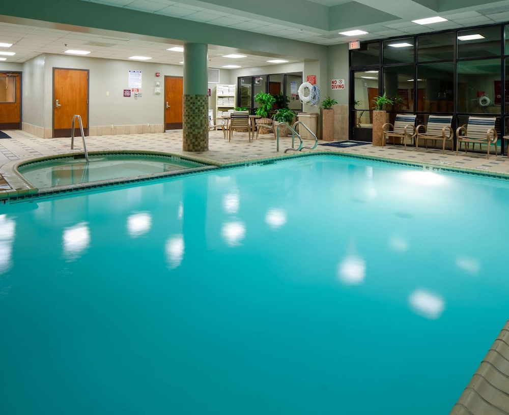 Embassy Suites by Hilton San Antonio Airport - photo 31