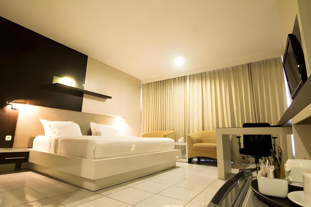 Royal Hotel N’ Lounge — Jember — photo 3