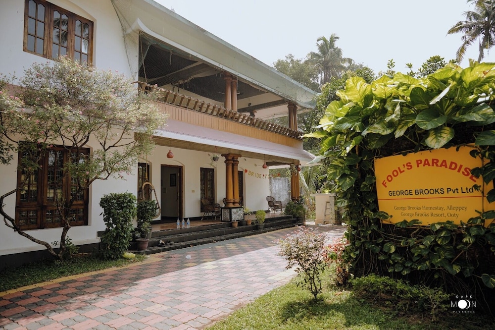 Fool's Paradise Homestay — 4-Star Luxury Hotel in Alleppey, India