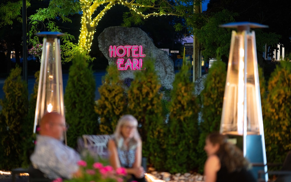 The Earl - photo 8