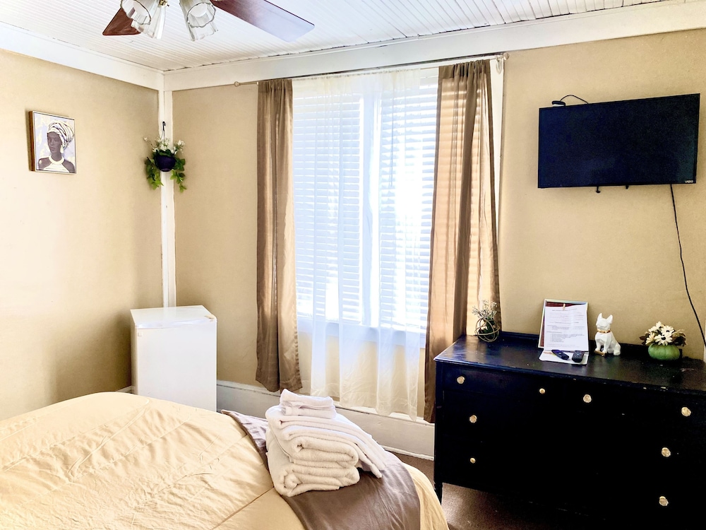 Bella's Boutique Hotel - photo 36