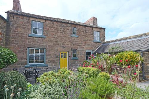 Beautiful Character Cottage — 4-Star Luxury Hotel in Milford, United Kingdom