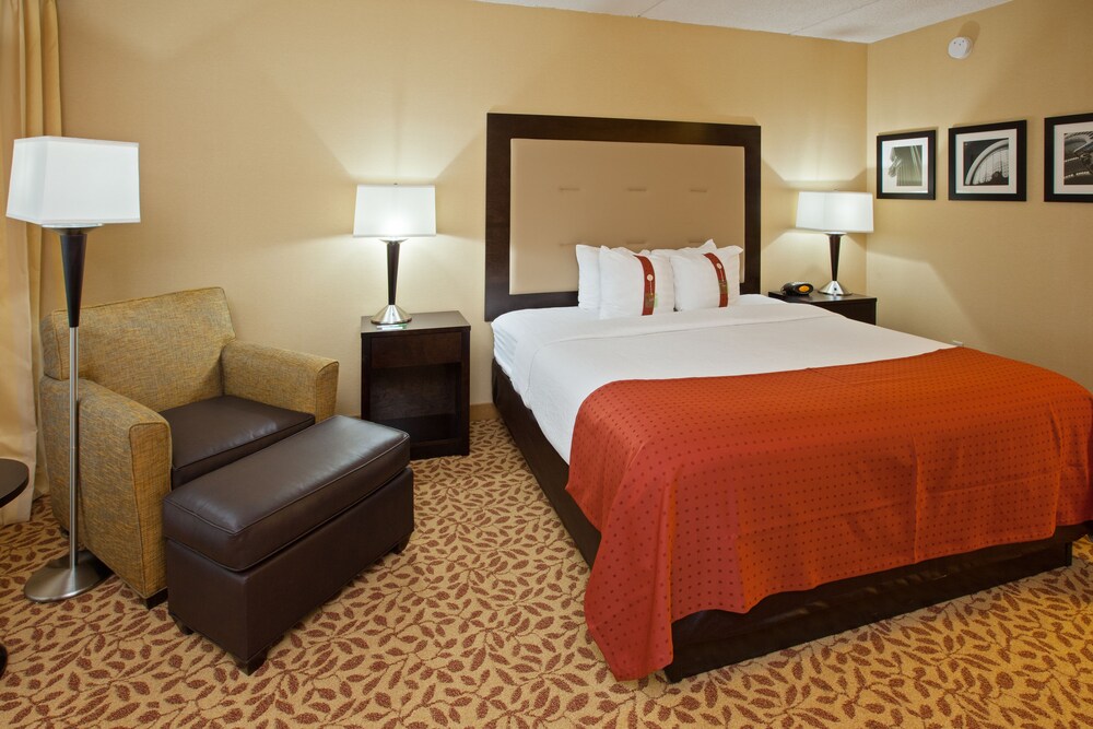 Holiday Inn Evansville Airport - photo 5