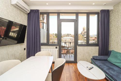 Super Stylish Apartment With Amazing Views By Wehost