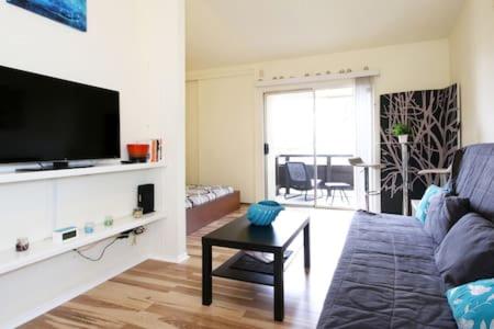 Studio Apartment with Pool in the Heart of MissionValley — 4-Star Luxury Hotel in San Diego, United States