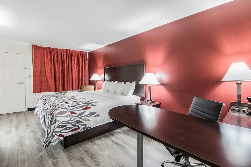 Red Roof Inn Cadiz - photo 15