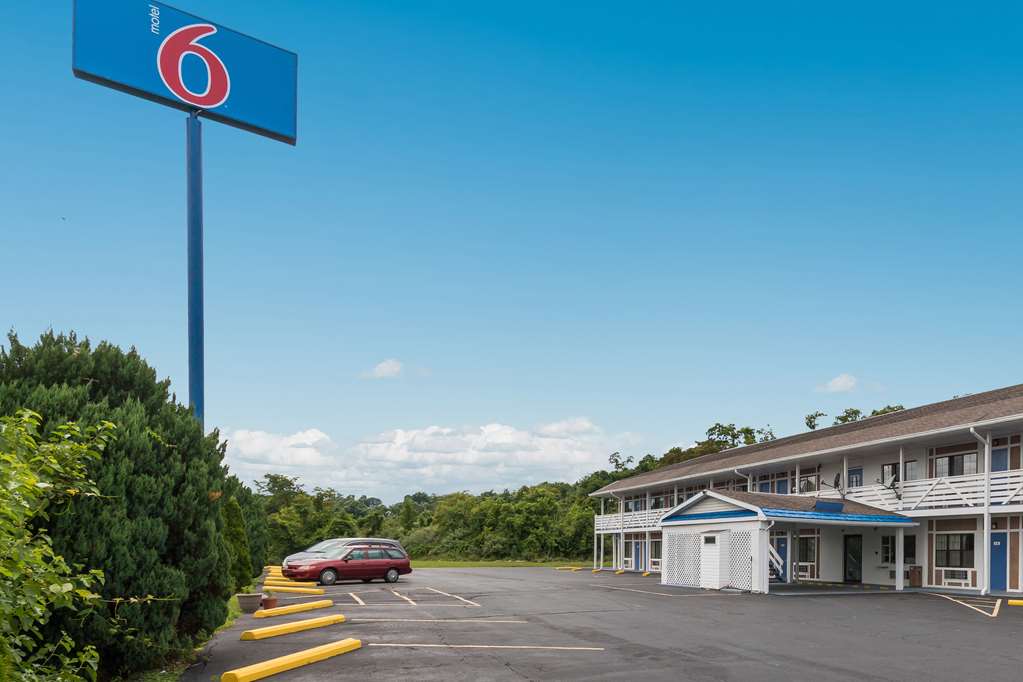 Motel 6 Parkersburg WV - featured photo