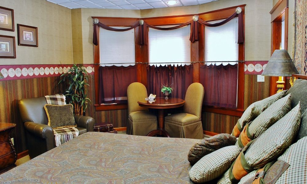 Arbor Hill Inn - photo 7